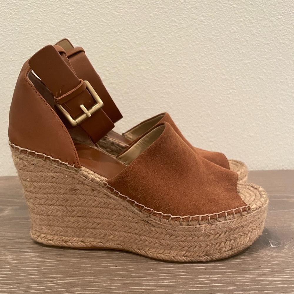 Marc Fisher espadrille platform wedge. Size 8.